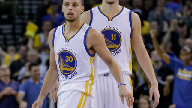Steph Curry does his best Klay Thompson, finishes Warriors' rally ... - sportingnews.com