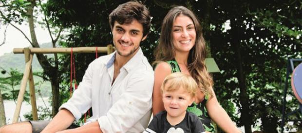 Felipe Simas com a família (Foto Reprodução). Felipe Simas com a família (Foto Reprodução).