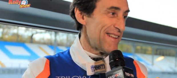 Gigi Pirollo è stato aggredito a Monza da Alessandro Perico. Gigi Pirollo è stato aggredito a Monza da Alessandro Perico.