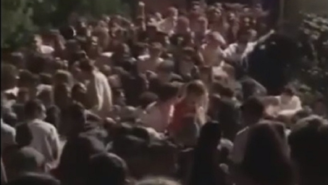 Corinaldo, il momento del crollo della balaustra