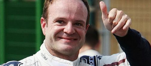 L'ex pilota di Formula 1 Rubens Barrichello è ricoverato in ospedale dopo un malore, ma si sta riprendendo.