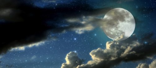 Oroscopo di domani 8 febbraio 2018 | Previsioni e Astrologia del giorno: giovedì con Luna in Sagittario, i segni fortunati in amore e sul lavoro