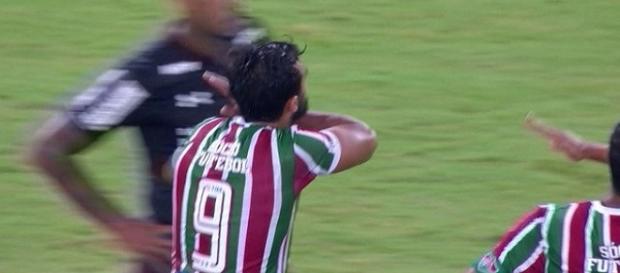 Com a saída de Henrique Dourado, Fluminense busca novo centroavante (Foto: Reprodução/Sportv) Com a saída de Henrique Dourado, Fluminense busca novo centroavante (Foto: Reprodução/Sportv)