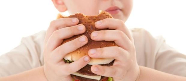Cómo tratar y prevenir la obesidad infantil Cómo tratar y prevenir la obesidad infantil