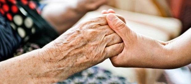 Fondo Caregiver, l'assegno per l'assistenza ai familiari disabili Fondo Caregiver, l'assegno per l'assistenza ai familiari disabili
