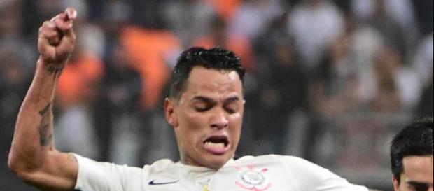 Giovanni Augusto acredita que poderá continuar no Corinthians. (Foto Reprodução). Giovanni Augusto acredita que poderá continuar no Corinthians. (Foto Reprodução).