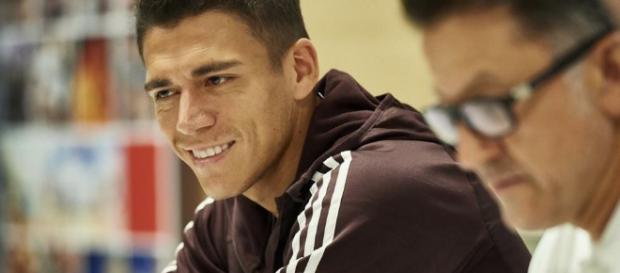 Héctor Moreno es fichado por la Real Sociedad de San Sebastián foto:informabetis.com Héctor Moreno es fichado por la Real Sociedad de San Sebastián foto:informabetis.com