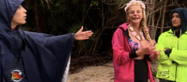 Isola dei Famosi 2018, lite tra Francesca Cipriani e Cecilia Capriotti Isola dei Famosi 2018, lite tra Francesca Cipriani e Cecilia Capriotti