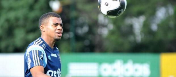 Jogador não conseguiu se firmar no time Jogador não conseguiu se firmar no time