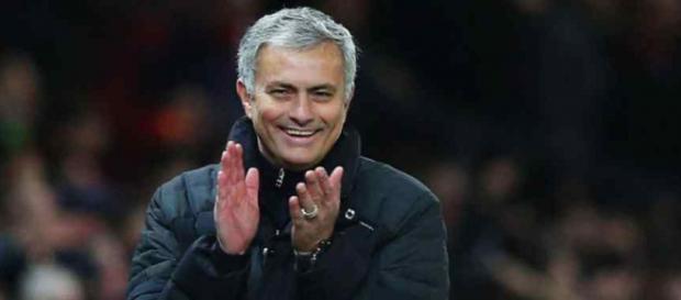 José Mourinho está treinando agora o Manchester United José Mourinho está treinando agora o Manchester United