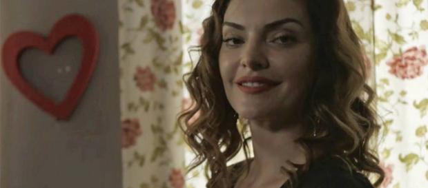 Leandra será pega na cama com sócio misterioso Leandra será pega na cama com sócio misterioso
