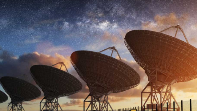 Gli scienziati del SETI commentano gli avvistamenti UFO.