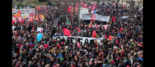 Macerata, 15mila persone al corteo antifascista: la città è ... - lapresse.it