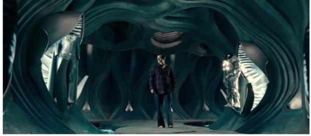 Aquí hay una captura de pantalla del traje negro de Superman en el costado para aquellos que quieran mirarlo fijamente. Aquí hay una captura de pantalla del traje negro de Superman en el costado para aquellos que quieran mirarlo fijamente.