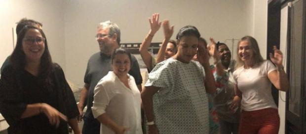 Ivete Sangalo dá à luz gêmeas no Carnaval Ivete Sangalo dá à luz gêmeas no Carnaval