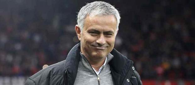 José Mourinho é o treinador do Manchester United José Mourinho é o treinador do Manchester United
