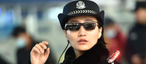 La polizia cinese utilizza occhiali smart per il riconoscimento ... - gizchina.it La polizia cinese utilizza occhiali smart per il riconoscimento ... - gizchina.it