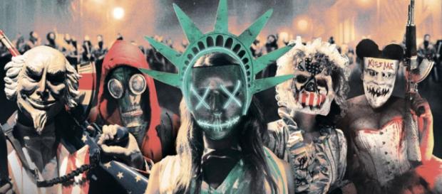 The Purge: es una película estadounidense de 2013 escrita y dirigida por James DeMonaco. The Purge: es una película estadounidense de 2013 escrita y dirigida por James DeMonaco.