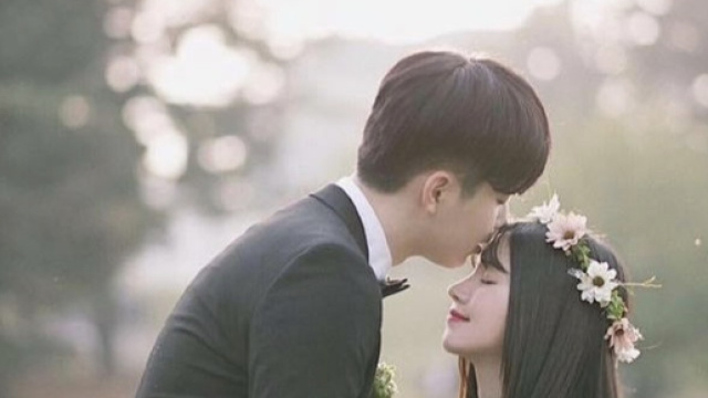 Coppia di neo sposi giapponesi