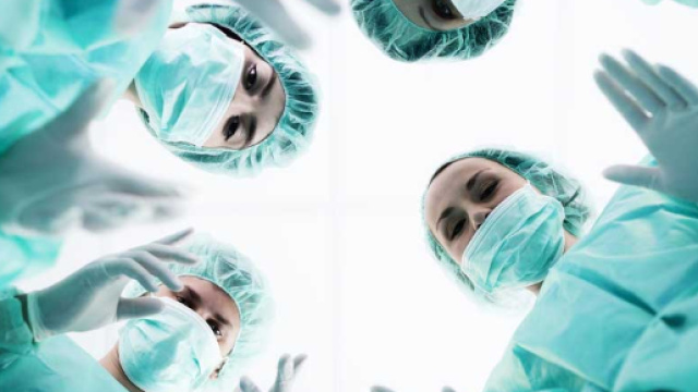 Rachel si risveglia durante l'intervento nonostante l'anestesia totale - pazienti.it