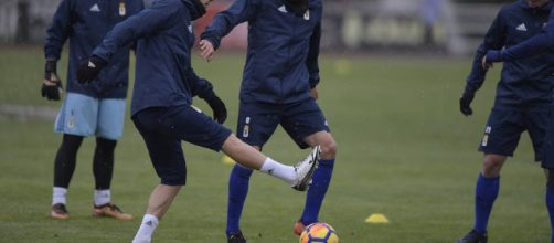 Entrenamiento de los jugadores del Real Oviedo. Foto: elcomercio.es