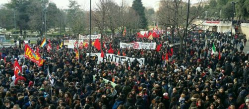 Macerata, 30mila al corteo antifascista: i movimenti vincono la ... - dinamopress.it