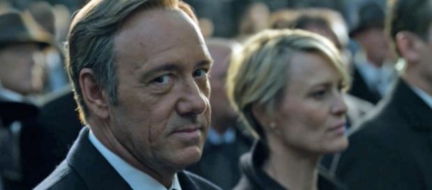 House of Card to jeden z najlepszych seriali o polityce. W 6 sezonie zabraknie Kevina Spacey (fot. scrn. YT) House of Card to jeden z najlepszych seriali o polityce. W 6 sezonie zabraknie Kevina Spacey (fot. scrn. YT)