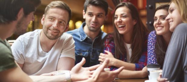 Procure pesquisar sobre muitos assuntos para conseguir conversar melhor. Procure pesquisar sobre muitos assuntos para conseguir conversar melhor.