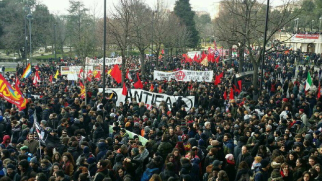 Macerata, 30mila al corteo antifascista: i movimenti vincono la ... - dinamopress.it