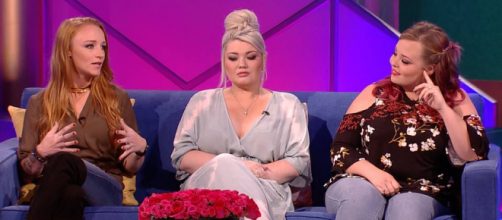 Maci Bookout, Amber Portwood, and Catelynn Lowell appear at the 'Teen Mom OG' reunion. [Photo via MTV/YouTube]