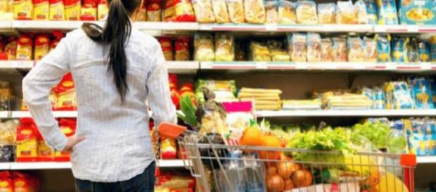 Ahora más que nunca ¿cómo te beneficia comprar cosas que no necesitas? Ahora más que nunca ¿cómo te beneficia comprar cosas que no necesitas?