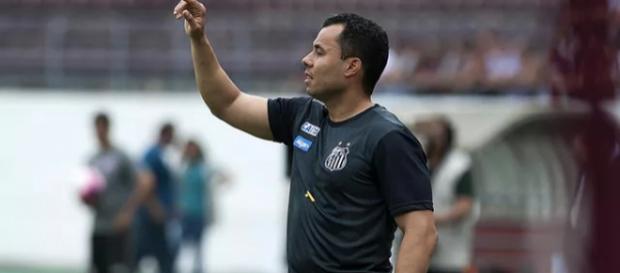 Jair Ventura disse que vai colocar todo mundo para jogar Jair Ventura disse que vai colocar todo mundo para jogar