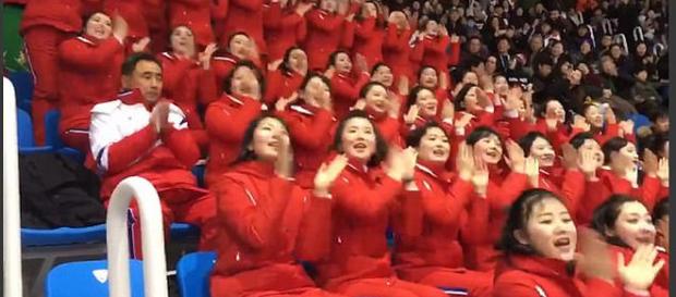 Kim Jong-un a invadat Coreea de Sud cu o ”armată de majorete” - Foto: Daily Mail (© Twitter/ Thomas Schuurman) Kim Jong-un a invadat Coreea de Sud cu o ”armată de majorete” - Foto: Daily Mail (© Twitter/ Thomas Schuurman)