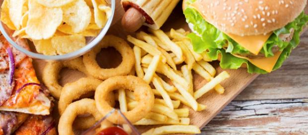 La comida rápida en exceso es altamente dañina La comida rápida en exceso es altamente dañina