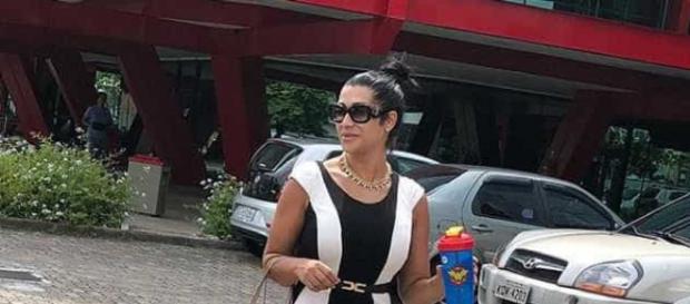 Voltando a suas atividades como mãe e empresária. Voltando a suas atividades como mãe e empresária.
