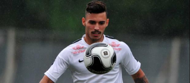Zeca não faz uma partida oficial pelo clube desde novembro. Zeca não faz uma partida oficial pelo clube desde novembro.