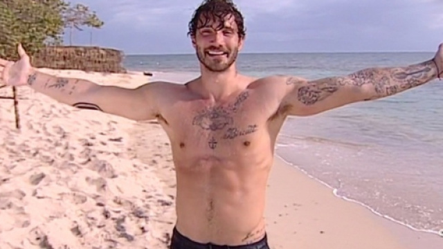 Isola dei famosi, Stefano De Martino nei guai?