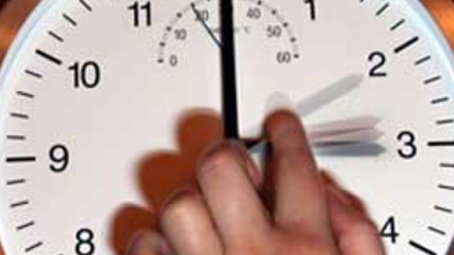 Lancette in avanti di un'ora per l'orario legale