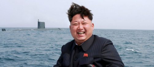 In alto, Kim Jon-Un, presidente della Nord Corea