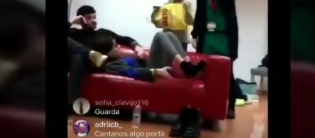 Aitana y Cepeda, sorprendidos 'in fraganti' en el directo de Agoney Aitana y Cepeda, sorprendidos 'in fraganti' en el directo de Agoney