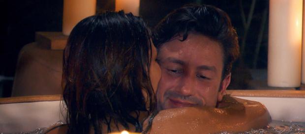 Der Bachelor Daniel Völz lässt nichts anbrennen - Foto: MG RTL D Der Bachelor Daniel Völz lässt nichts anbrennen - Foto: MG RTL D
