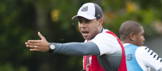 Jair ventura pretende escalar carrasco do São Paulo neste domingo Jair ventura pretende escalar carrasco do São Paulo neste domingo