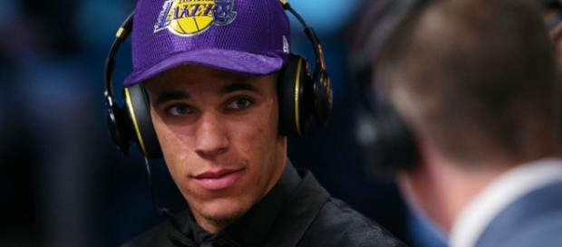 NBA: Lonzo Ball aún no juega con los Lakers, pero ya tiene nuevos ... - foxdeportes.com NBA: Lonzo Ball aún no juega con los Lakers, pero ya tiene nuevos ... - foxdeportes.com