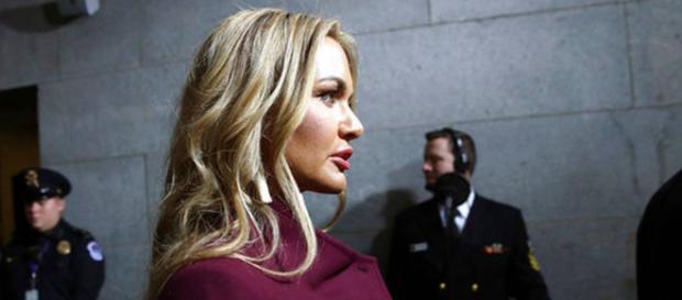 Nuera de Trump en hospital tras abrir sobre con polvo blanco - EL ... - anotao.com Nuera de Trump en hospital tras abrir sobre con polvo blanco - EL ... - anotao.com