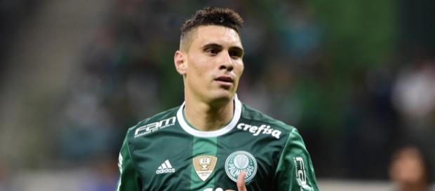 O jogador já treina com bola no Verdão O jogador já treina com bola no Verdão