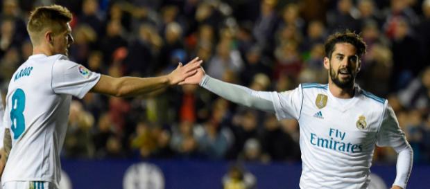 ¿Podrían Isco y Toni Kroos resolver el problema del mediocampo de José Mourinho en Old Trafford? ¿Podrían Isco y Toni Kroos resolver el problema del mediocampo de José Mourinho en Old Trafford?