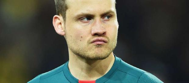 Simon Mignolet no ha jugado una Premier League para el Liverpool desde el Día de Año Nuevo y perdió su condición de portero número 1 del club. Simon Mignolet no ha jugado una Premier League para el Liverpool desde el Día de Año Nuevo y perdió su condición de portero número 1 del club.