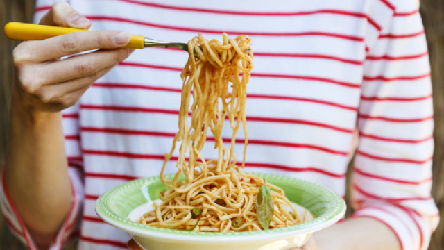 Dimagrire mangiando lentamente &egrave; possibile