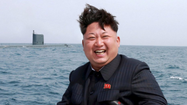 In alto, Kim Jon-Un, presidente della Nord Corea