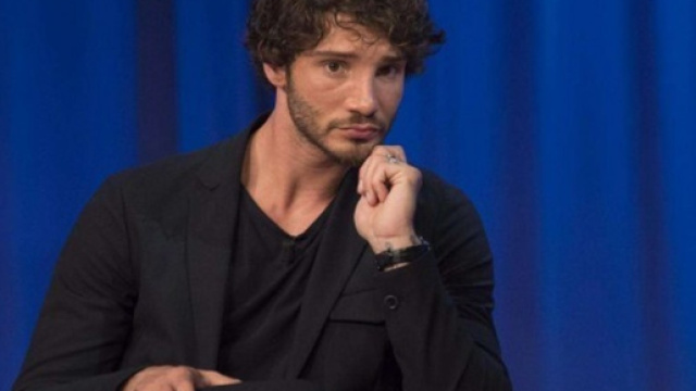 Stefano De Martino umiliato per l'Isola